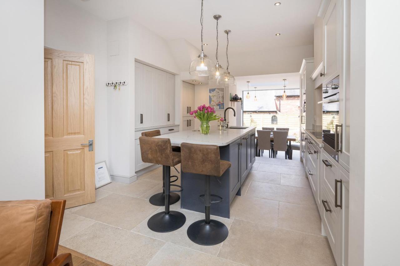 Townhouse By Harrogate Serviced Apartments ภายนอก รูปภาพ